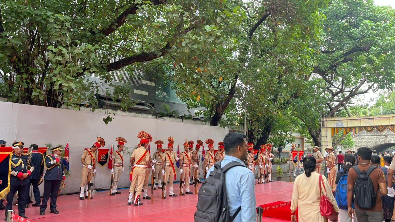 Amrit Stations being inaugurated in Maharashtra are Amgaon, Chanda Fort, Chinchpokli, Devlali, Dhule, Kedgaon, Lasalgaon, Lonand Junction, Matunga, Murtizapur Junction, Netaji Subhash Chandra Bose Itwari Junction, Parel, Savda, Shahad, Wadala Road