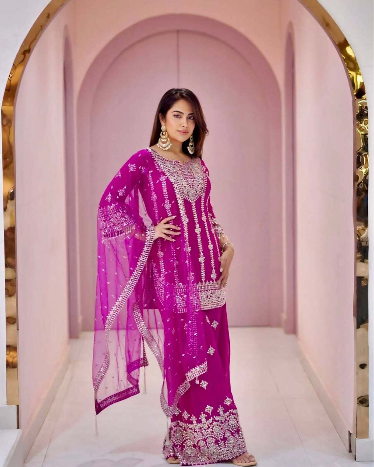 In this stunning pink dress, paired with a sheer dupatta, Avika made hearts race. She left her hair open, and it was her big earrings that did the talking