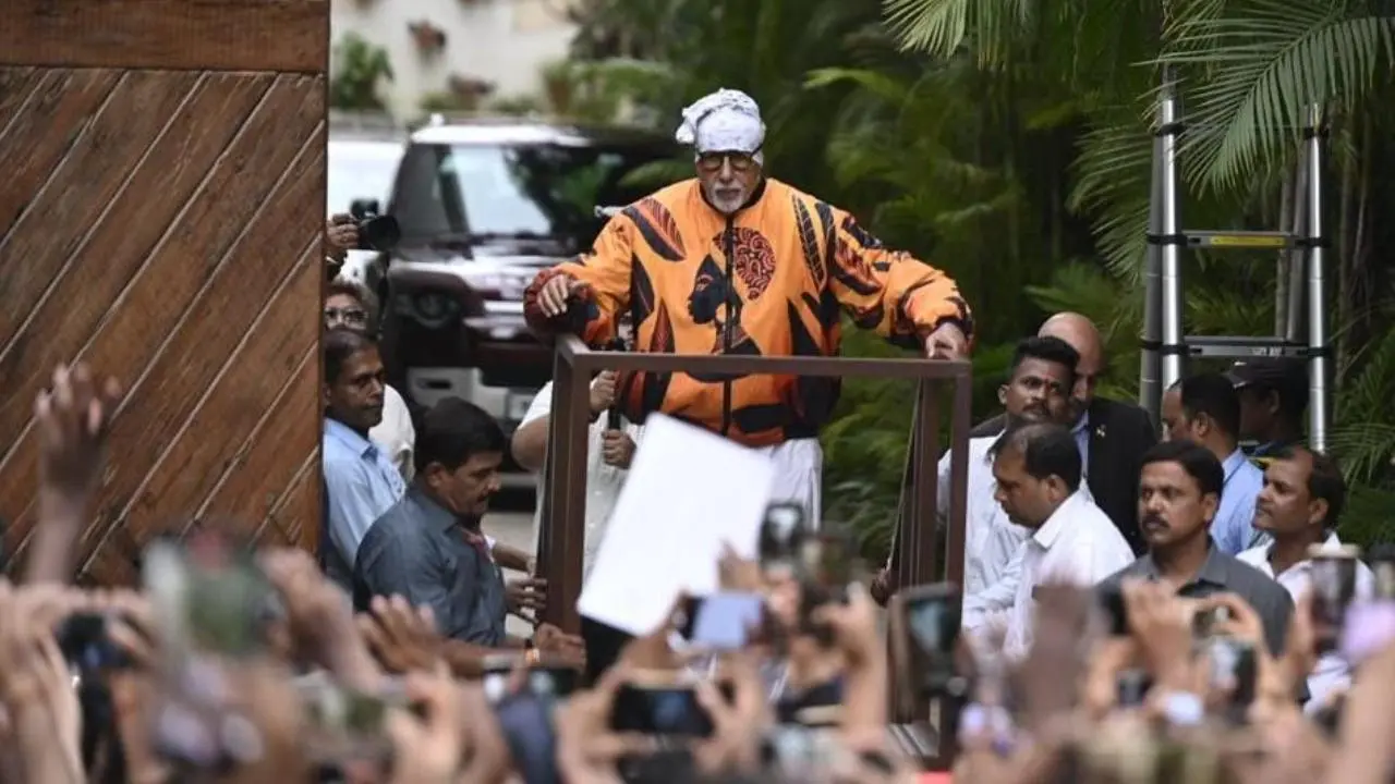 IN PHOTOS: Huge crowds gather to see Amitabh Bachchan greet fans at his house