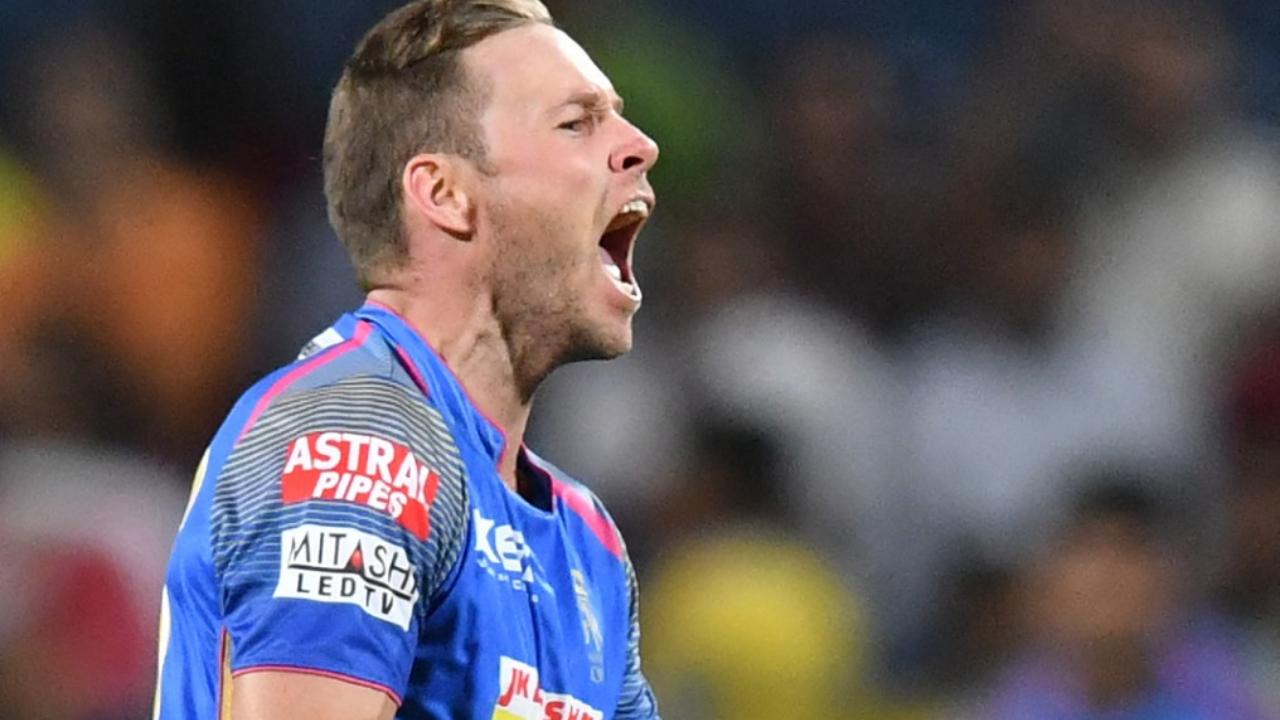 Ben Laughlin became the first Australian cricketer to register a duck on his IPL debut. Representing Chennai Super Kings against Mumbai Indians at the Wankhede Stadium during the 2013 season, the 42-year-old was unable to open his account, marking an inauspicious start to his IPL career