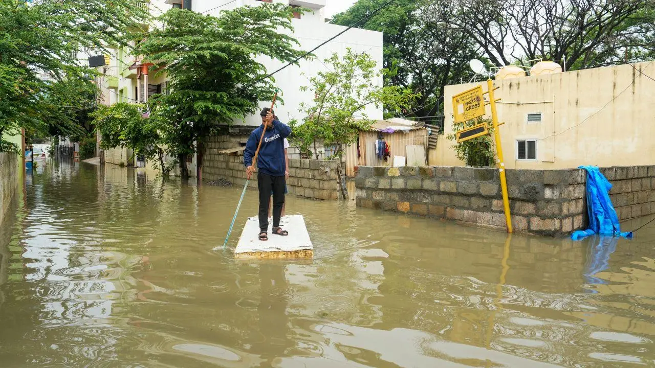 IN PHOTOS | Waterlogging disrupts daily life across Bengaluru