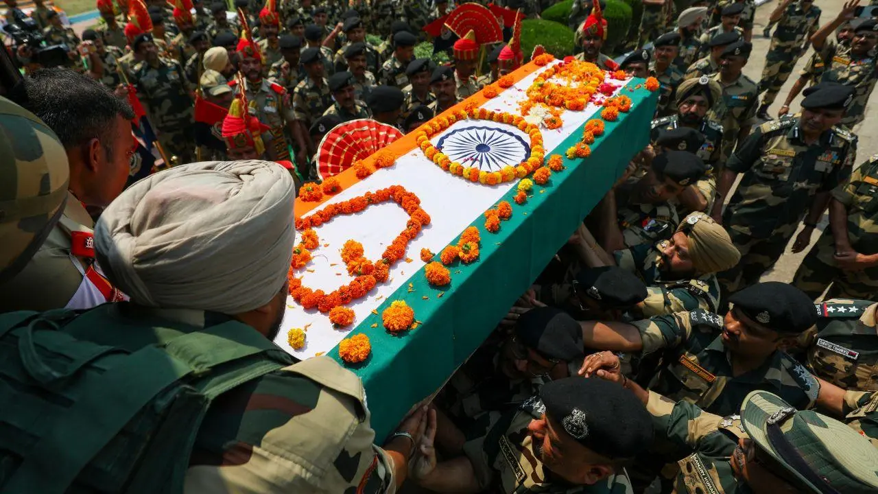 IN PHOTOS: Wreath laying ceremony of BSF Sub-Inspector Mohammed Imteyaz