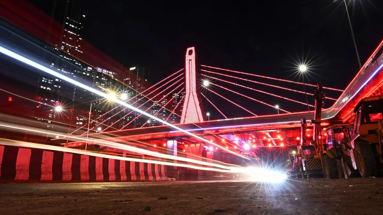 The new bridge has six lanes and a footpath for pedestrians
