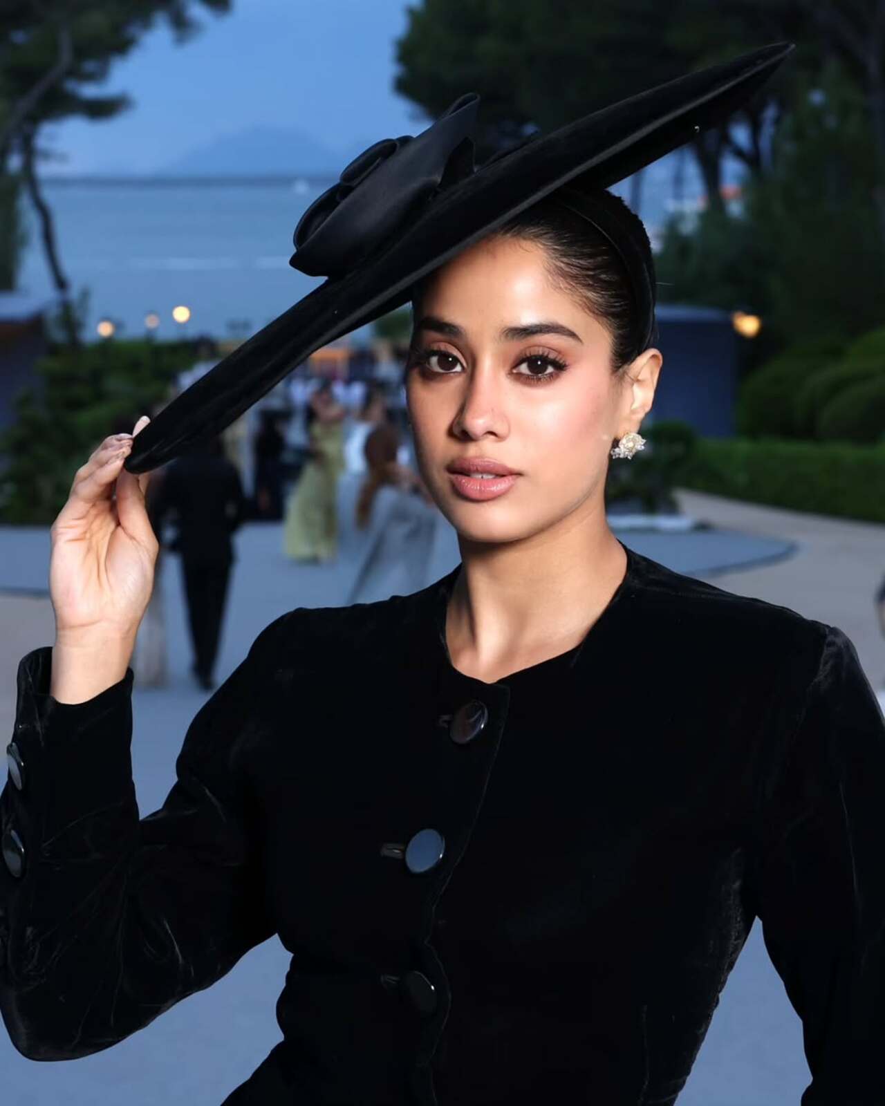 It was paired with a diaphanous silk chiffon skirt inspired by Yves’ poetic era between 1987 and 1991—custom made by Anamika Khanna—and complete the look with the most exquisite yellow diamonds by Chopard