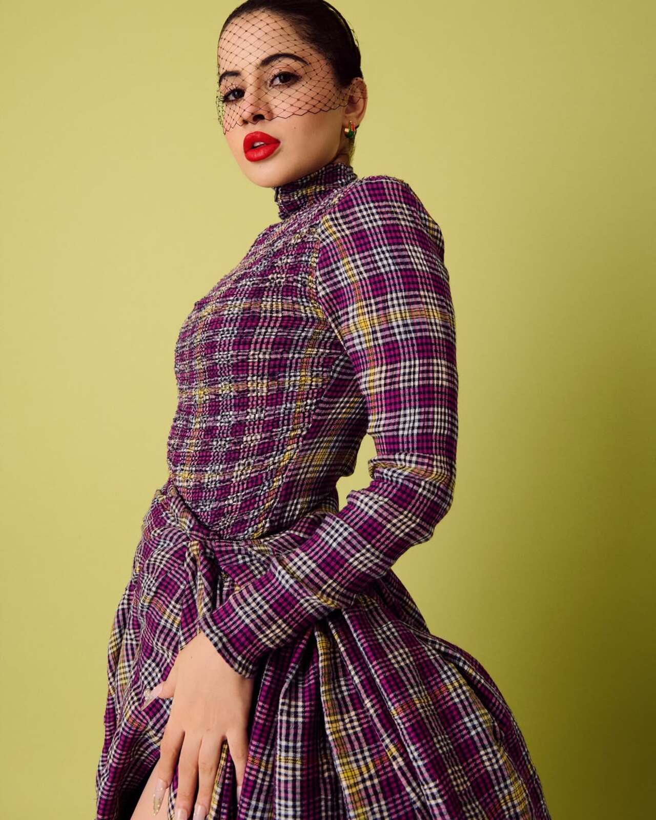 In an interview, Uorfi Javed shared that Muslim owners don't want to rent their house to her because of the way she dresses, while Hindu owners don't want to rent to her because she is a Muslim