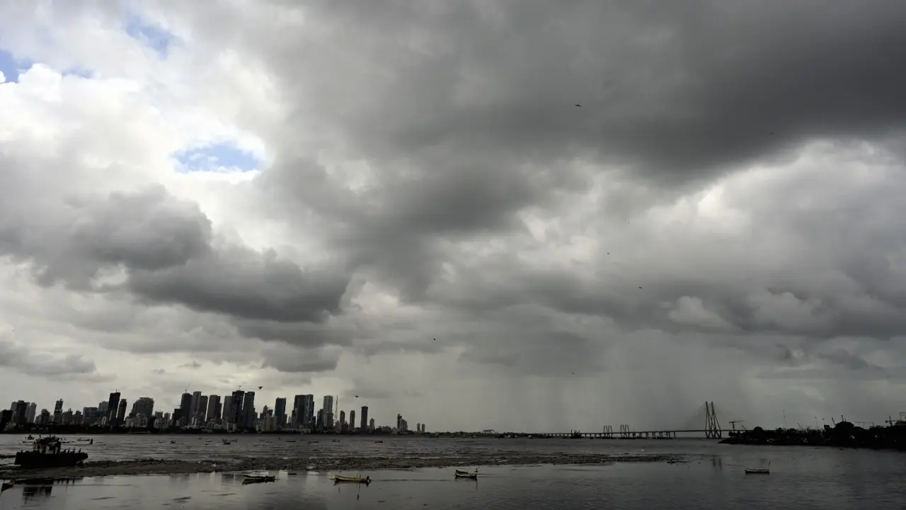 A similar alert was issued for parts of Maharashtra including Palghar, Nandurbar, Raigad. In a nowcast warning, the IMD Mumbai said, 