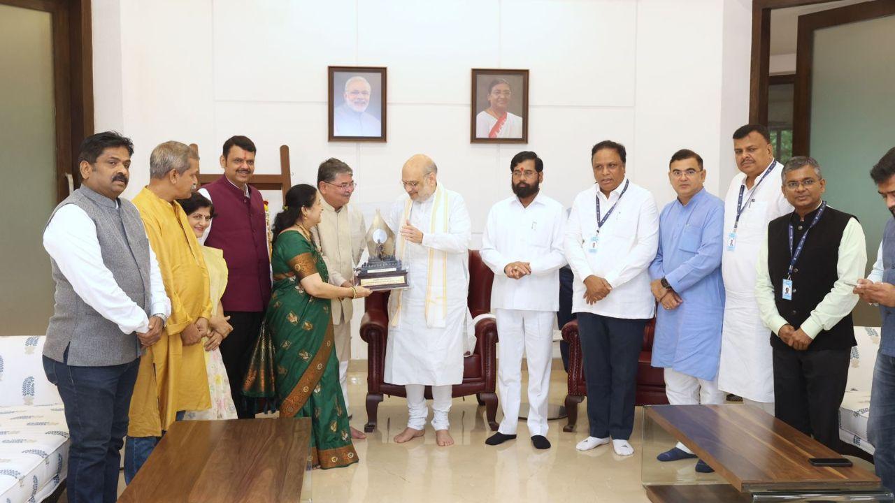 The event was attended by Deputy Chief Minister Eknath Shinde, Cultural Affairs and Information Technology Minister Ashish Shelar, Textiles and Protocol Minister Jaykumar Rawal, MLA Sanjay Upadhye, Additional Chief Secretary of the Department of Cultural Affairs Vikas Kharge, Director of the Directorate of Cultural Affairs Vibhishan Chavare, Ranjit Savarkar from the Swatantryaveer Savarkar Foundation,  Ashilata Raje, Swapnil Savarkar, Manjiri Marathe, Avinash Dharmadhikari, and many others