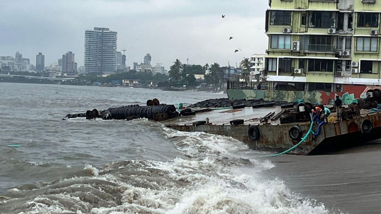 According to the recent weather report, a yellow alert has been issued in the Mumbai Metropolitan Region on Tuesday. These regions will experience thunderstorms, accompanied by lightning, light to moderate rainfall and gusty winds around 50-60 kmph at isolated places