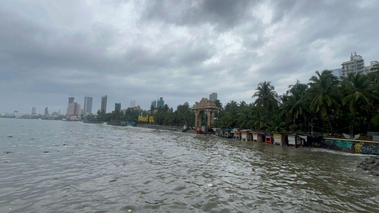 The monsoon clouds seemed to merge with the sea, creating a seamless expanse of grey and blue, while strong winds carried the salty scent of the ocean