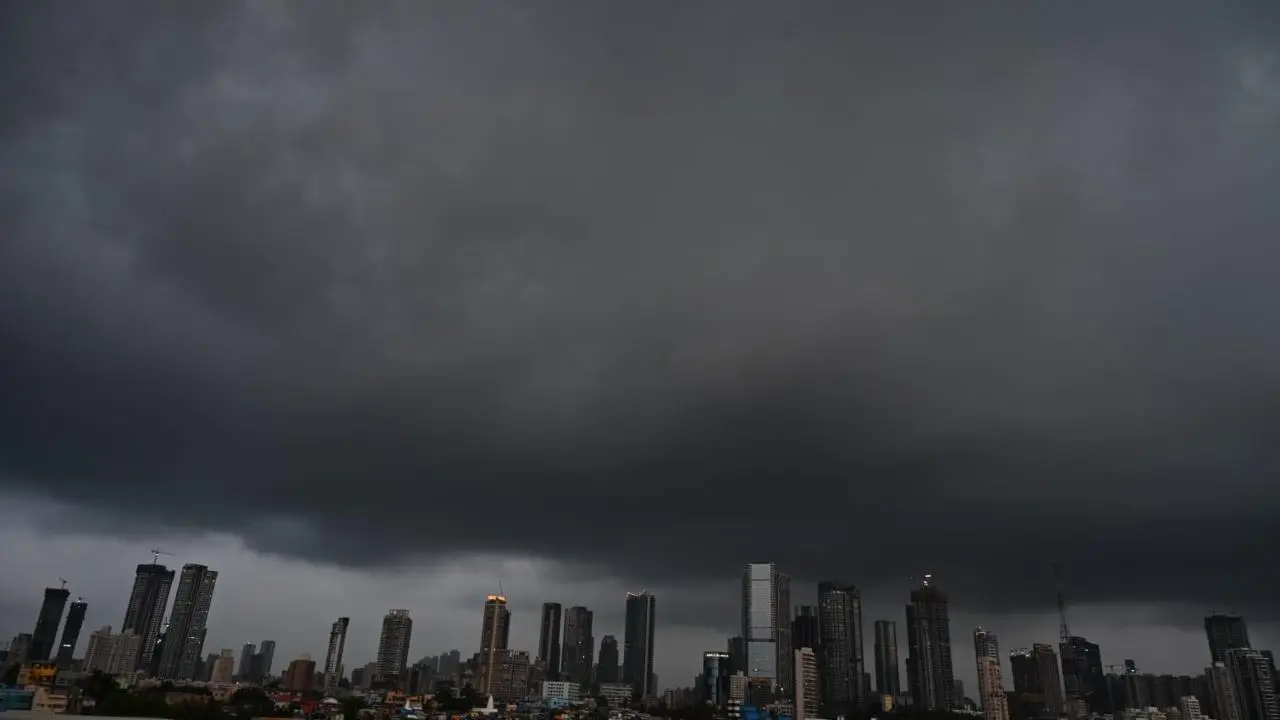 Mumbai LIVE: Monsoon reaches Maharashtra, earliest onset in 35 years