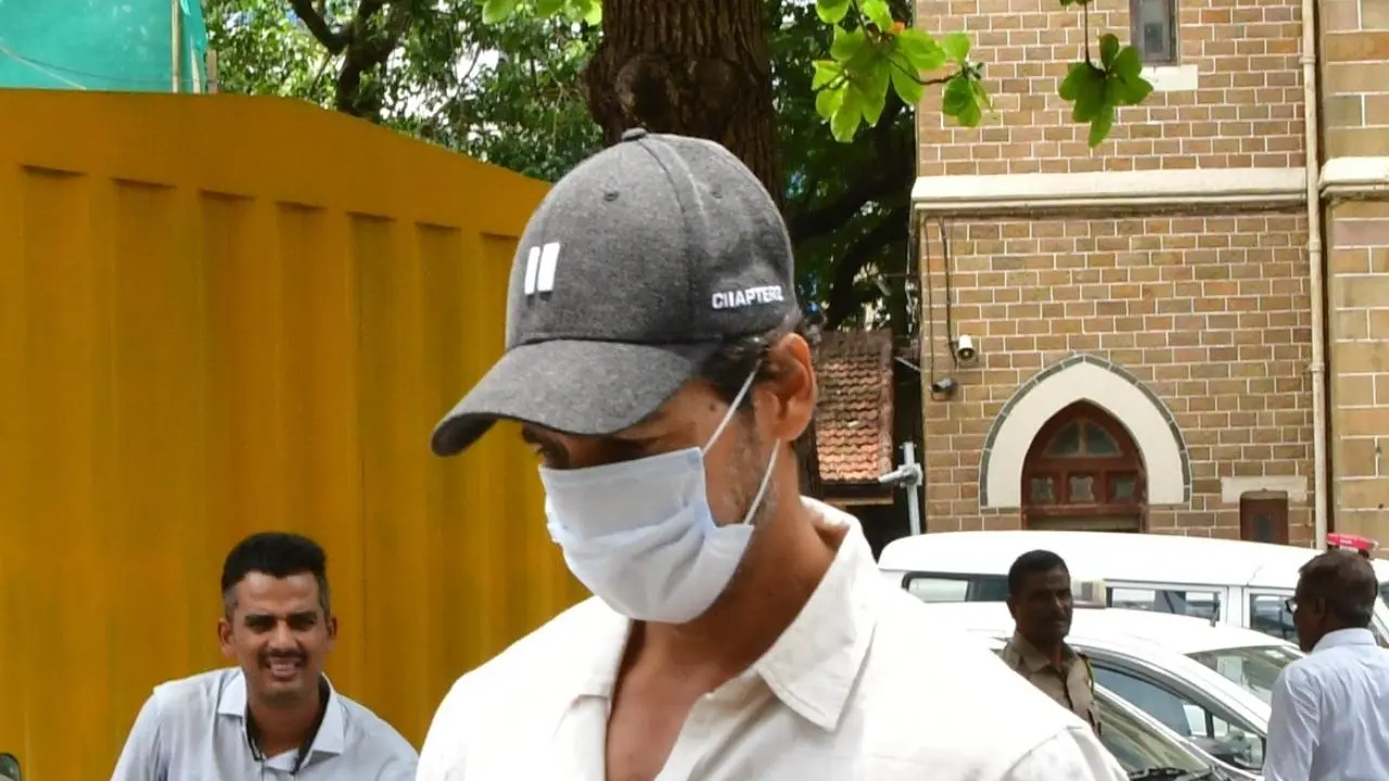 IN PHOTOS: Dino Morea questioned by EOW of Mumbai Police