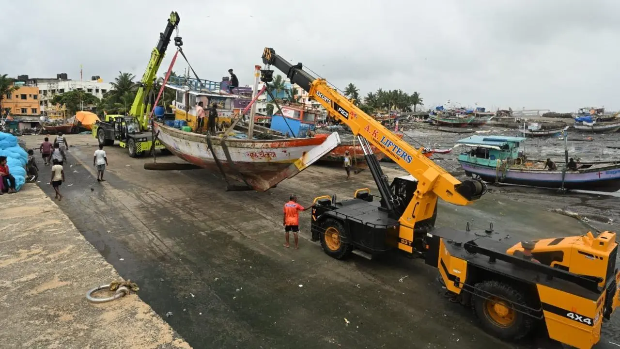 IN PHOTOS: Fishermen in Mumbai secure their boats as city witnesses rains