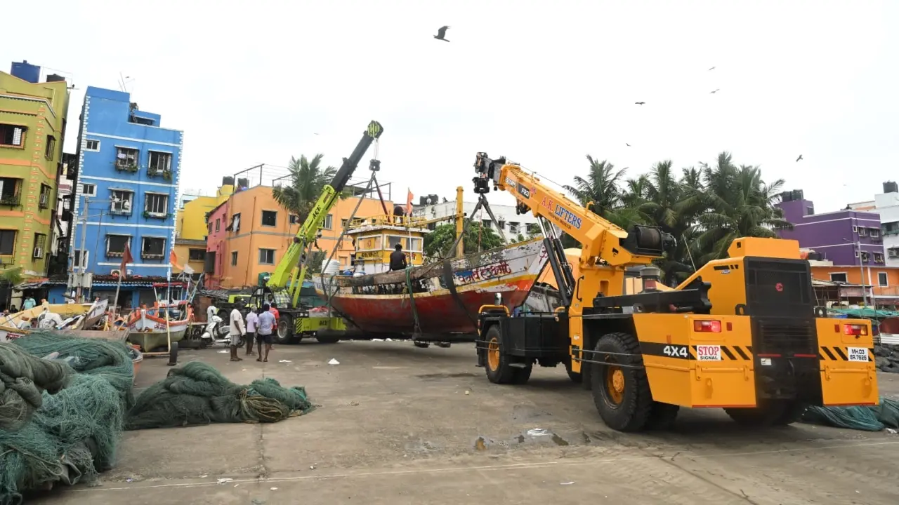 The Indian Meteorological Department (IMD) on Sunday said that Mumbai was likely to experience an early arrival of the monsoon this year and predicted that the city would witness seasonal rains in the next three days
