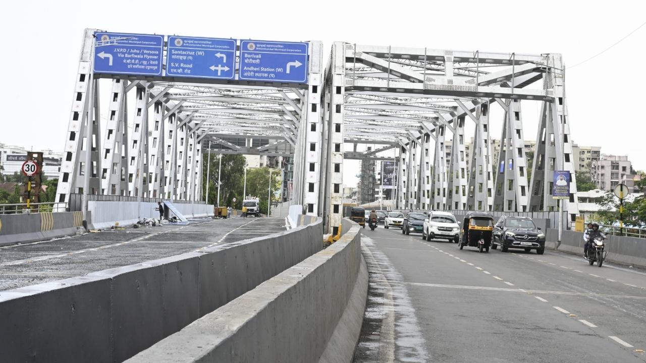The Gokhale Bridge connects Andheri East and West and is a vital link for daily commuters in the area