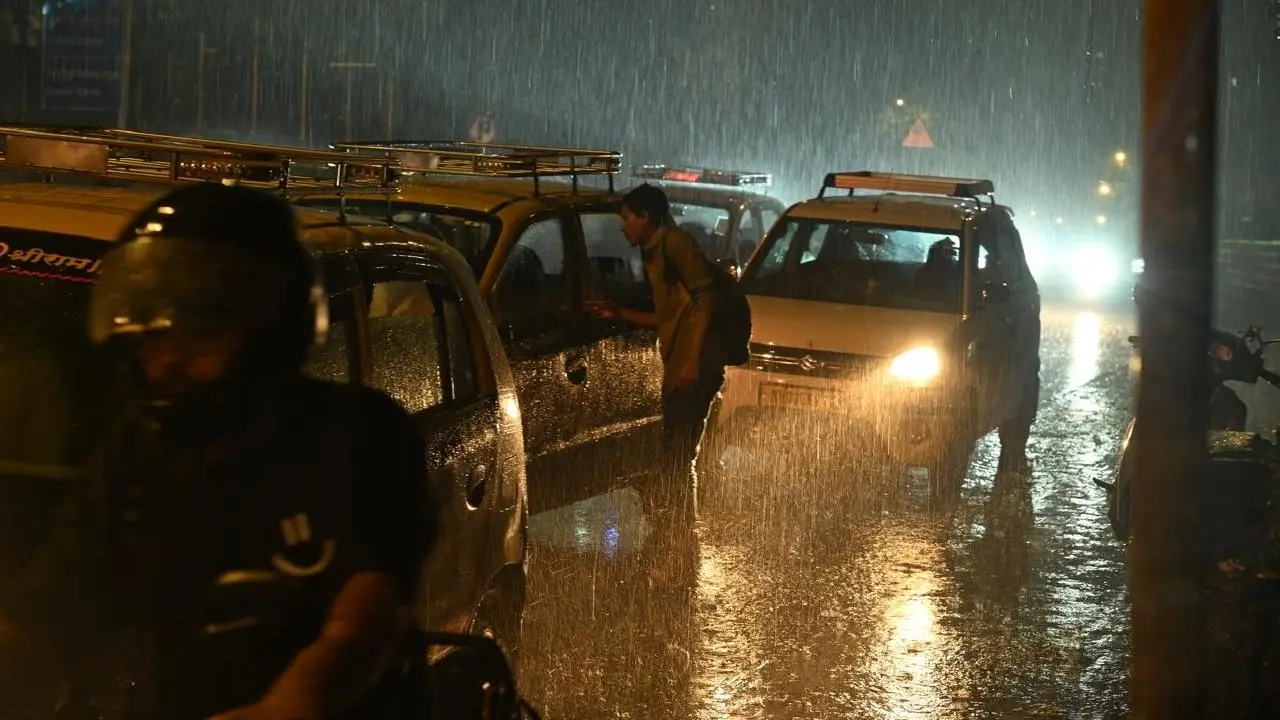 IN PHOTOS: Rains continue to lash parts of Mumbai