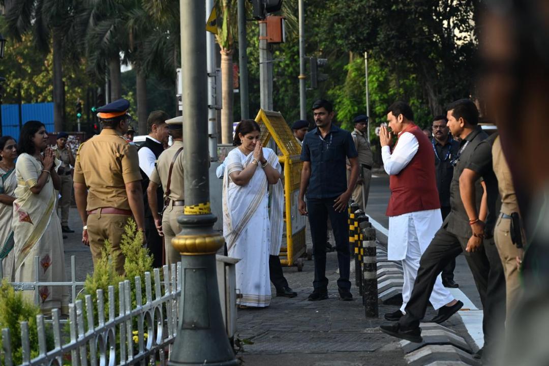 IN PHOTOS: CM Fadnavis and others pay tribute to martyrs on Maharashtra Day
