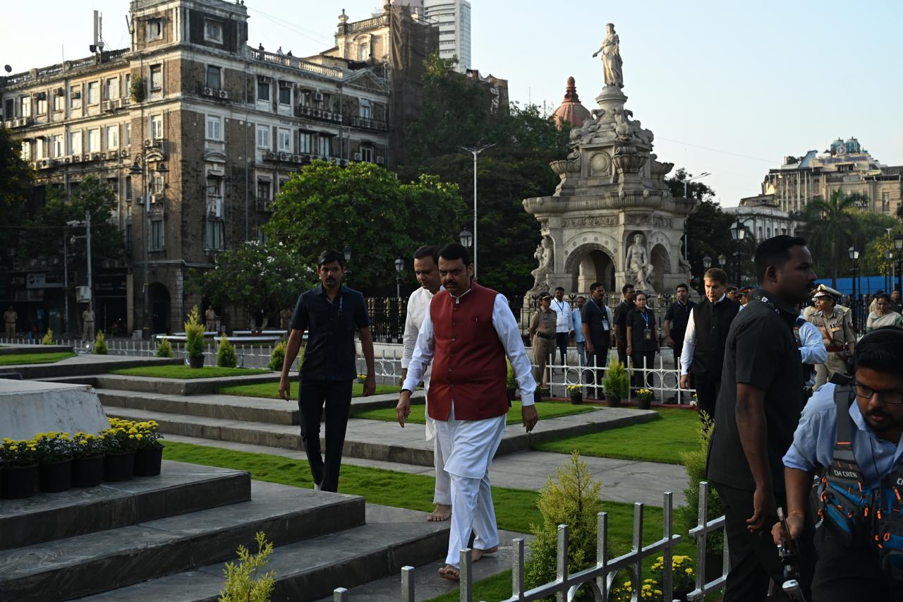 He stated that a new 100-day development initiative will be announced in the coming days. Deputy Chief Minister Ajit Pawar hoisted the national flag at the City Police Headquarters Parade Ground in Pune.