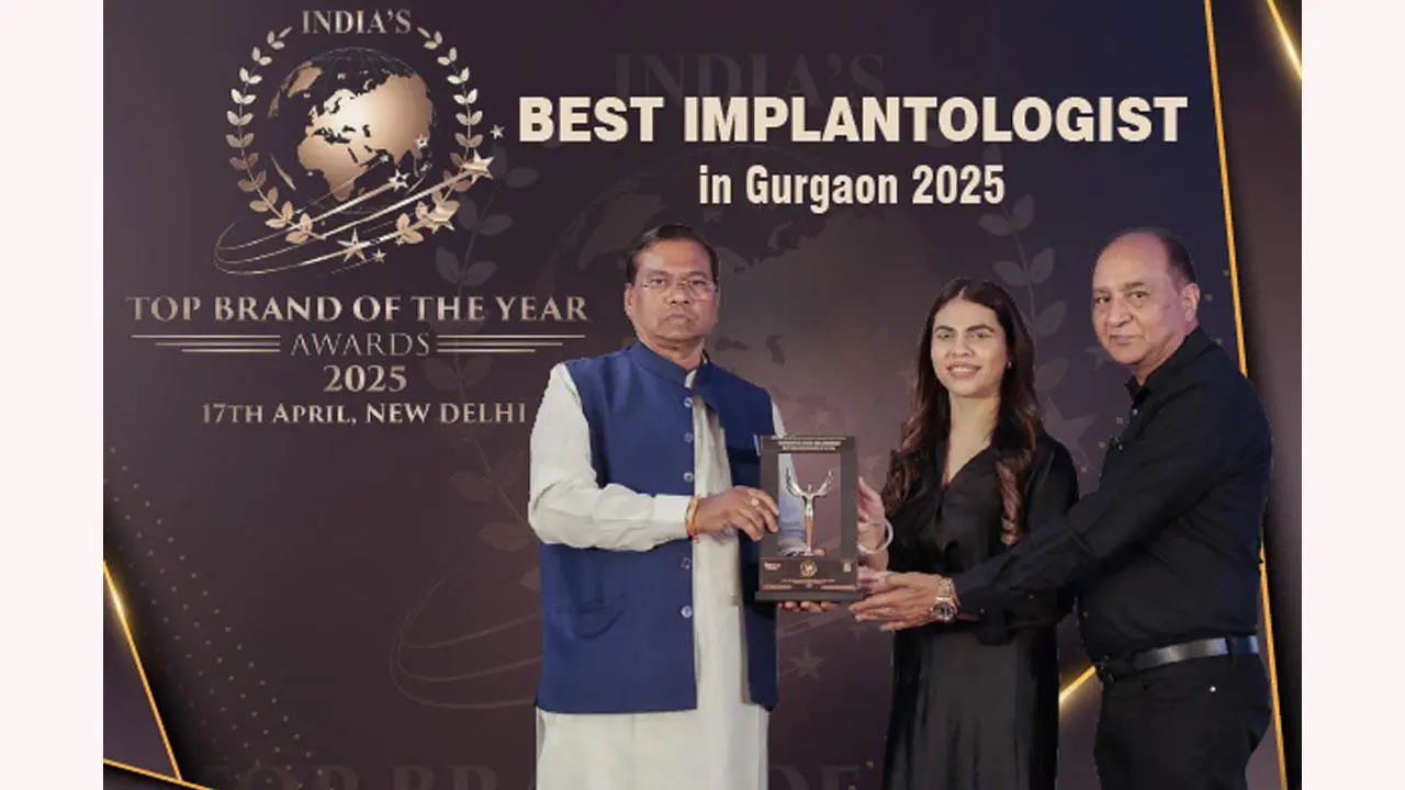 Prestigious Dental Implant Clinic in India - Award goes to Dr. Vidushii Mayor Recognized for Excellence in Implantology