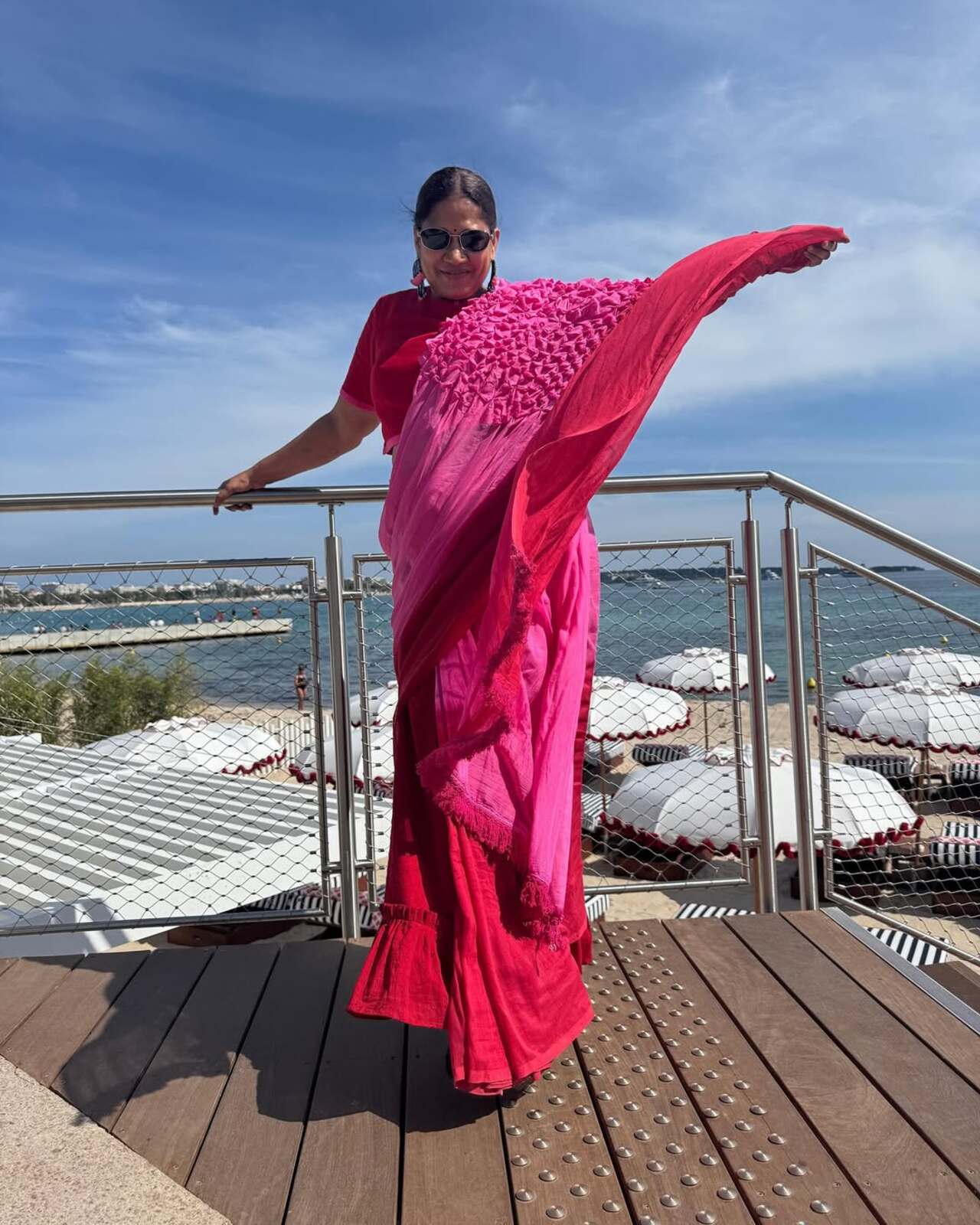 Chhaya Kadam returned to Cannes for the second consecutive time. Dressed in a bright pink saree, the talented actress returned for the screening of her film 'Sunflower'