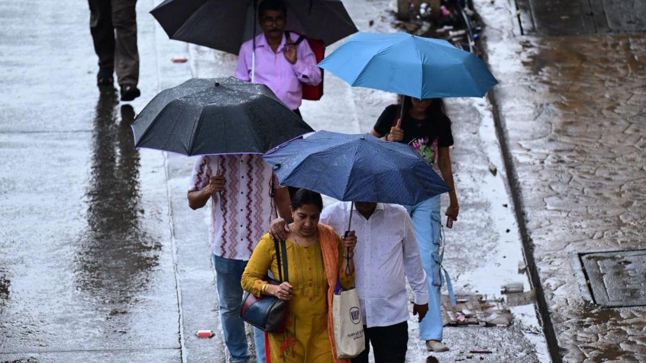 The early onset of monsoon in Kerala signifies that Mumbai and other parts of Maharashtra should expect heavy rainfall, thunderstorms, and strong winds in the coming days