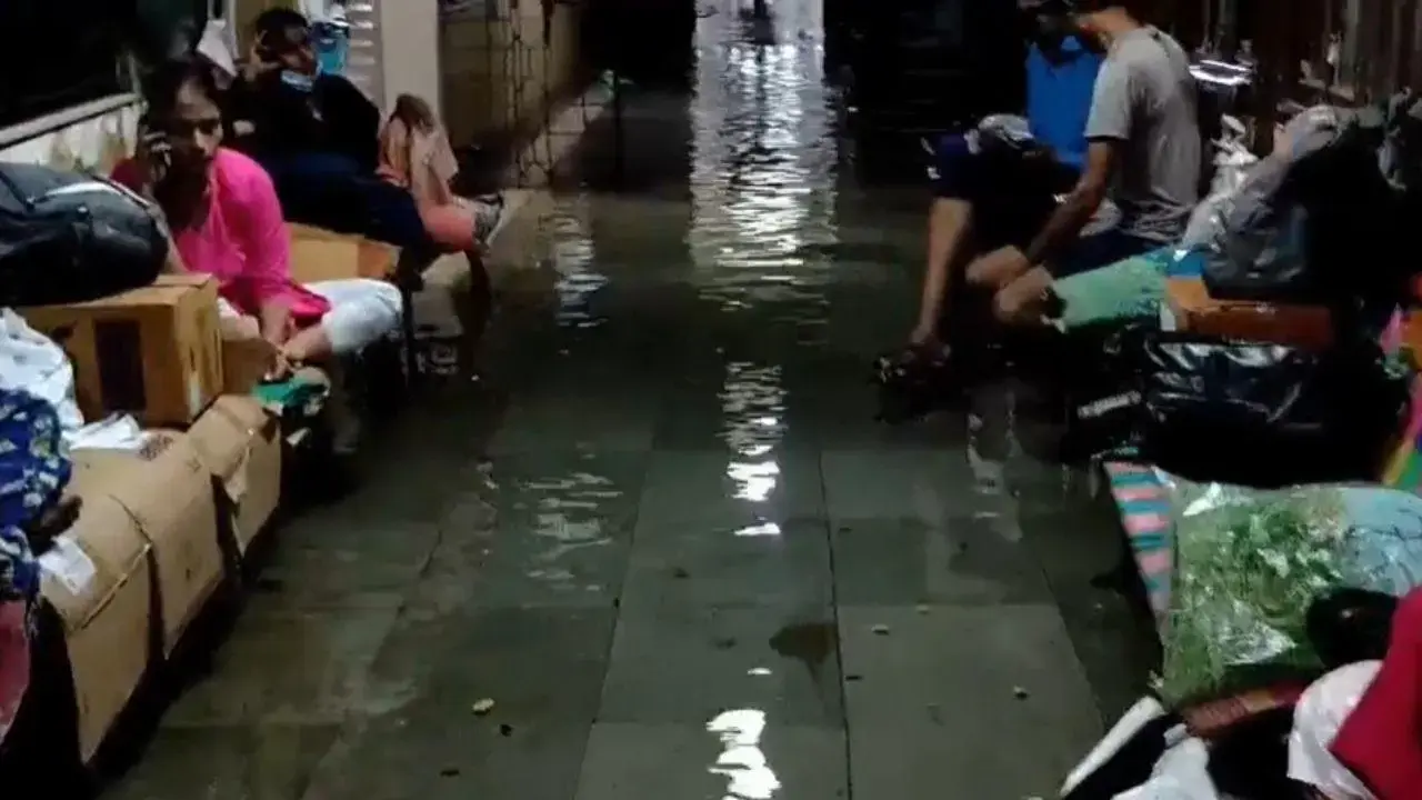 Mumbai LIVE Updates: KEM hospital waterlogging raises serious concern, says HC