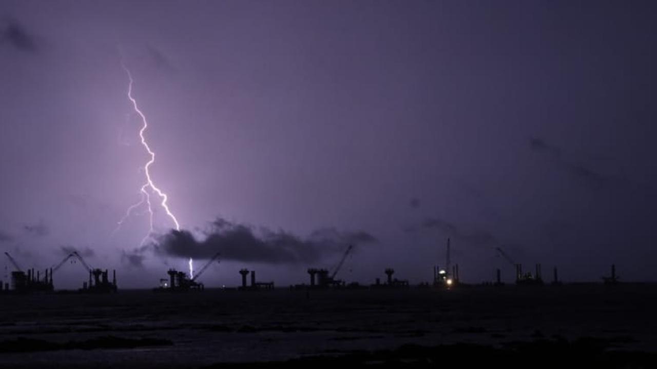 IMD issues red alert for Raigad and Ratnagiri, predicts heavy rains on May 23
