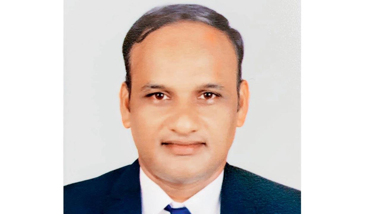 Hockey is struggling to survive in Mumbai: HMC secretary Mahadik