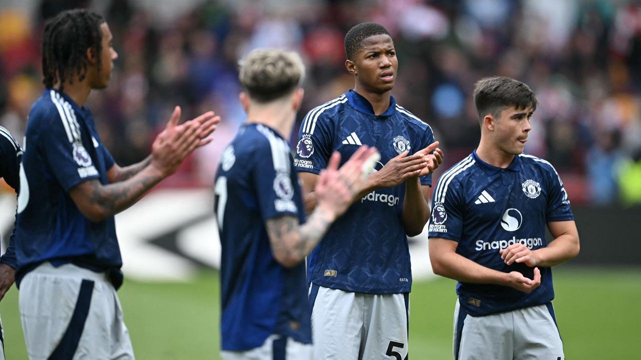 Schade delivers double as Brentford shock Man Utd 4-3