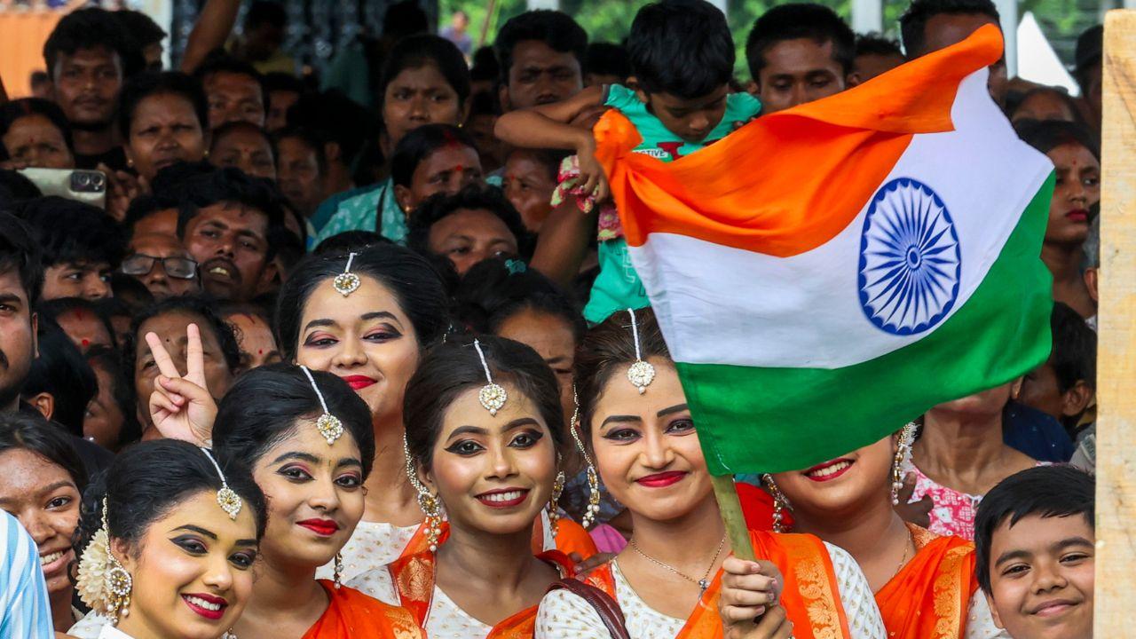 PM Modi stated that the youth, poor, and middle-class families of Bengal are bearing the brunt of corruption and said the people of the state have now lost faith in the TMC government