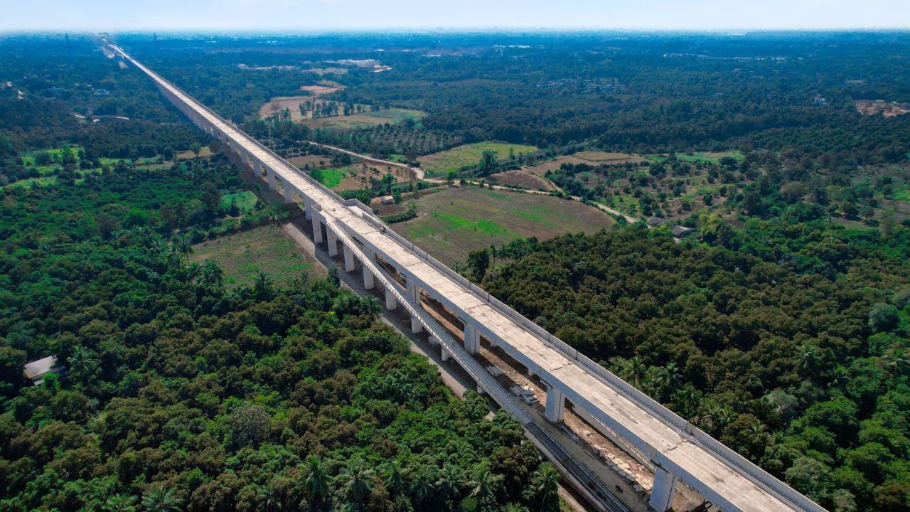 The adoption of the full span launching method has significantly accelerated construction, as full-span girder erection is up to ten (10) times faster than conventional segmental methods