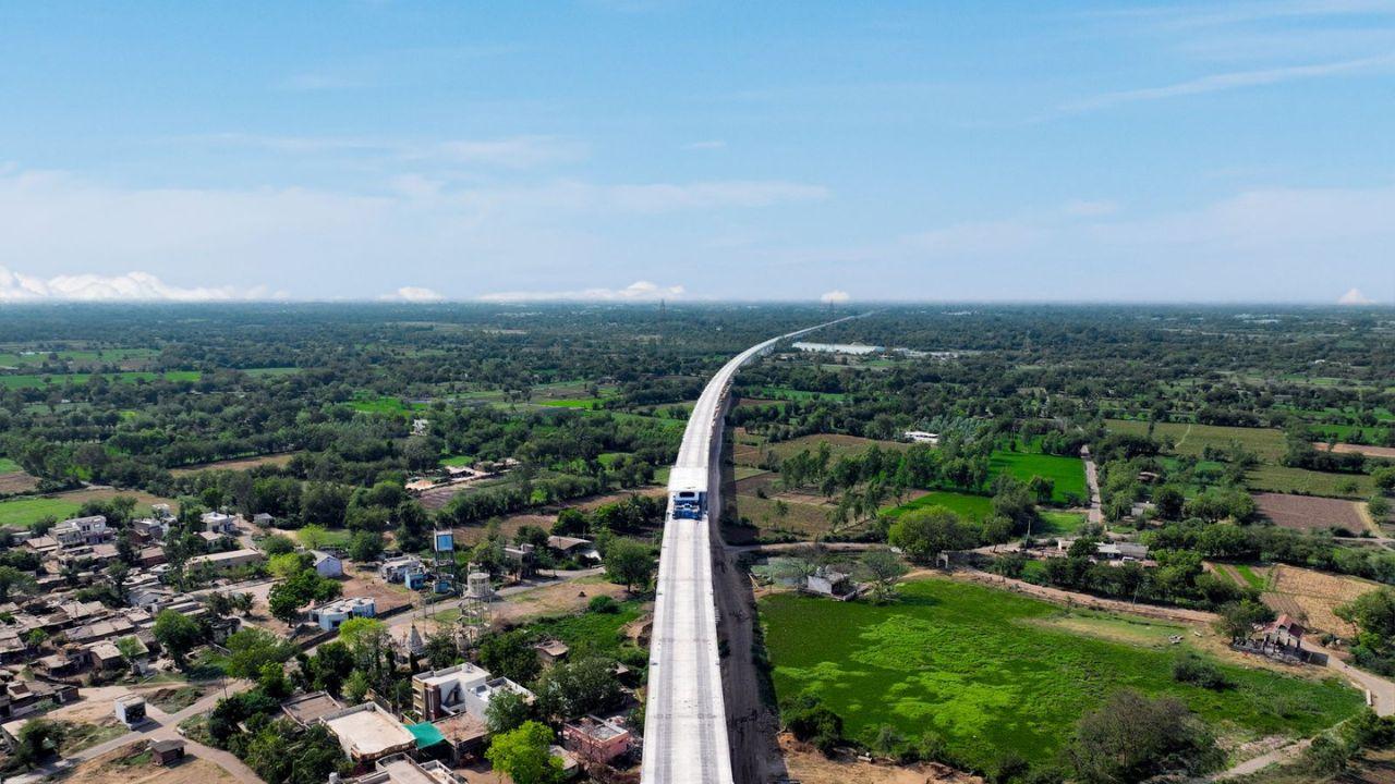  Steel bridges are fabricated in seven workshops spread all across the country, three in Gujarat, one each in Uttar Pradesh, Tamil Nadu, Maharashtra and West Bengal, truly exemplifying the spirit of unity of our country