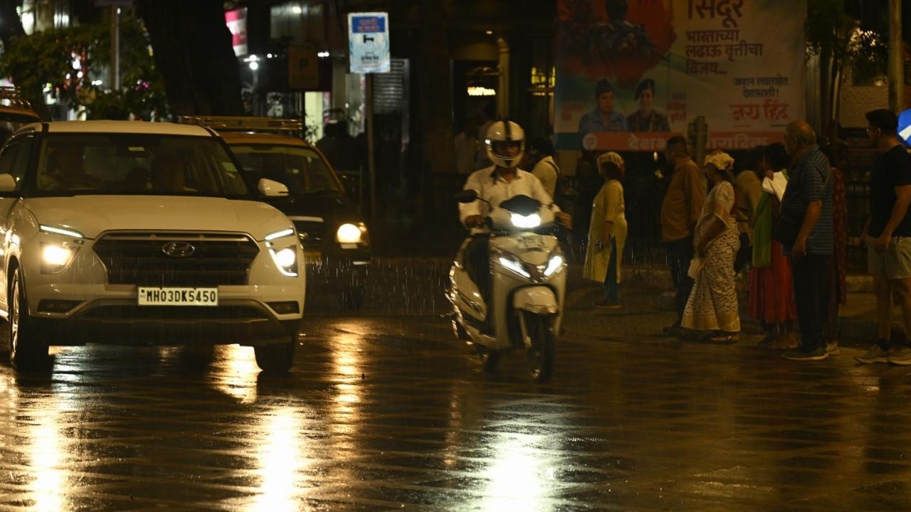 Mumbai News LIVE Updates: Rains lash parts of city, adjoining areas