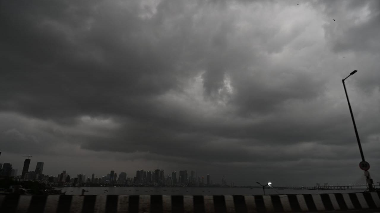 The India Meteorological Department has issued a 'yellow' alert for Mumbai, predicting rains in Mumbai and several districts of Maharashtra for the period from May 19 to 23