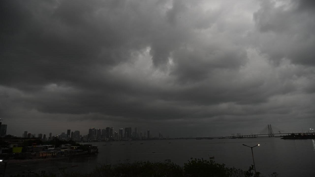 As part of the 'yellow' alert for Mumbai, Thane, Palghar and other districts, the IMD predicted