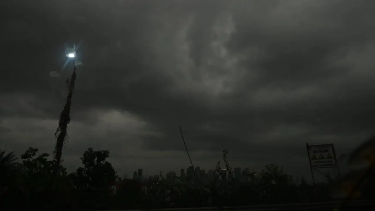 IN PHOTOS: Dark clouds cover Mumbai as IMD issues yellow alert, predicts rains