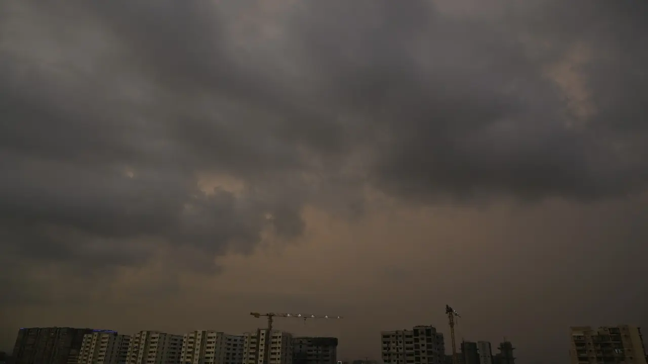 Shades of orange, pink, and deep blue and purple lit up the skyline, drawing the attention of residents across the city