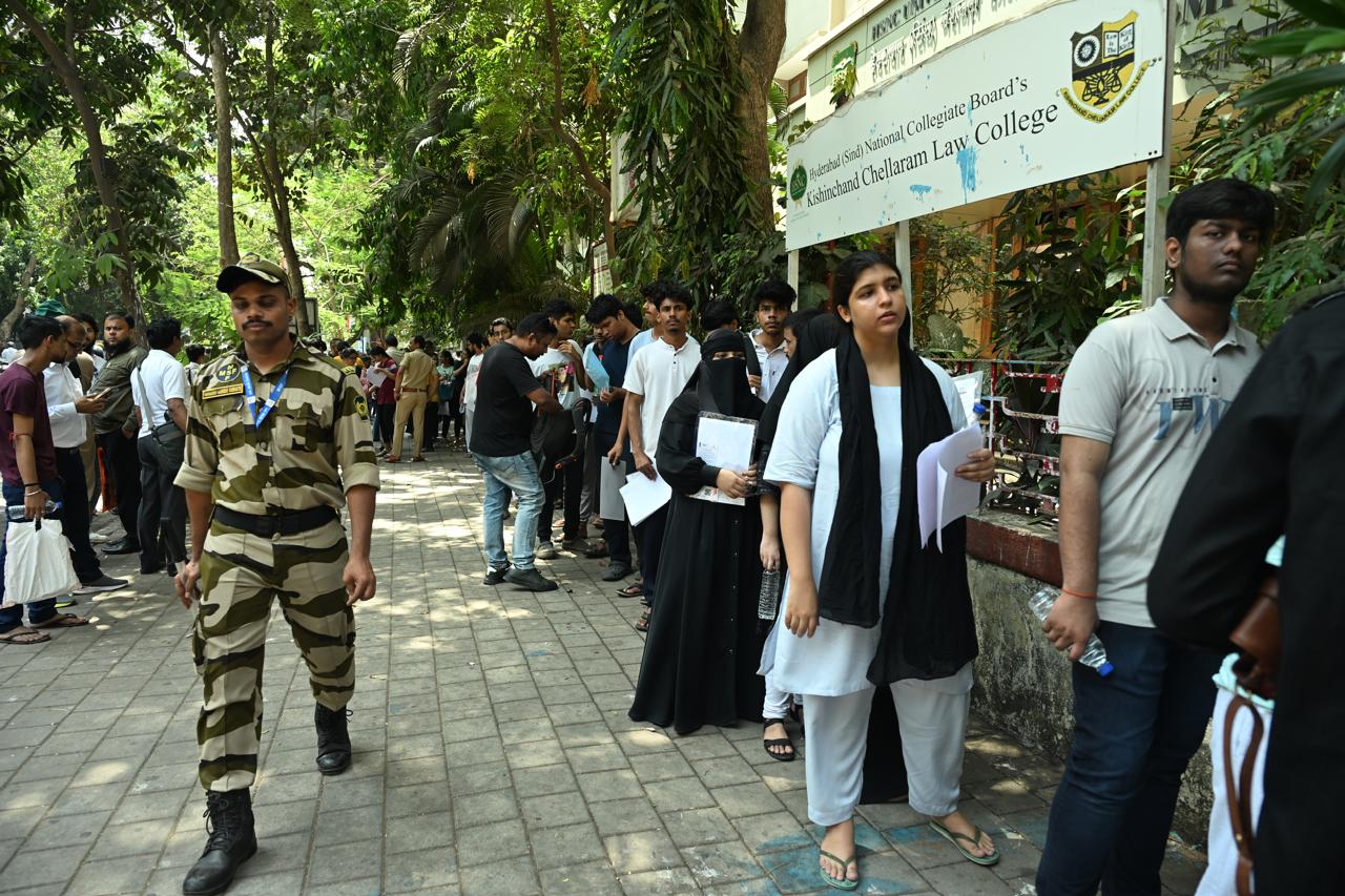 Students were seen queued up outside KC College, Churchgate, Mumbai. Strict dress code guidelines are in place to ensure fair conduct.