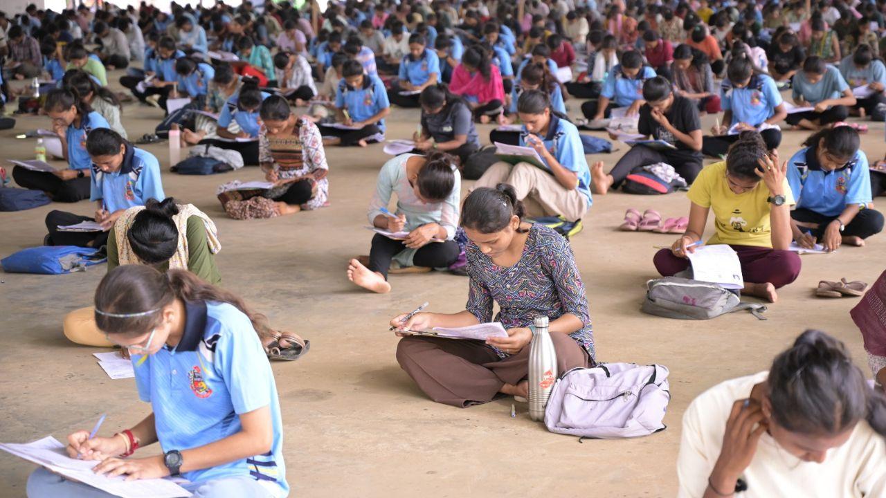 Students from remote areas such as Bhamragad, Aheri, Etapalli, Hedri, and Sironcha enthusiastically participated in the initiative. Notably, newly established Police Assistance Centres in the Pengunda area saw participation from 18 students and Police Station Nelgunda saw 19 students participating in it