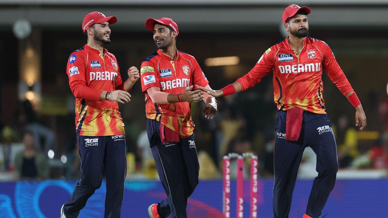 For PBKS to remain in the top two, they must defeat Mumbai and also hope that both Gujarat Titans (18 points) and Royal Challengers Bangalore (17 points) falter in their respective final matches