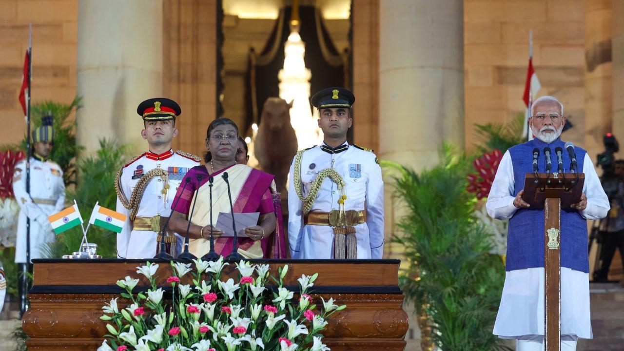 President Droupadi Murmu administers the oath to PM Narendra Modi on June 9, 2024. Pic/@PMOIndia