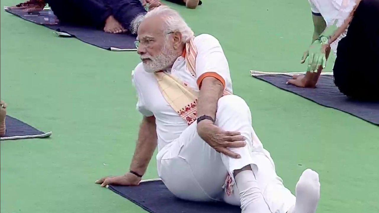 Beyond politics, Narendra Modi enjoys writing. He has authored several books, including poetry. PM Modi begins his day with Yoga, which strengthens his body and mind and instils the power of calmness in an otherwise fast-paced routine