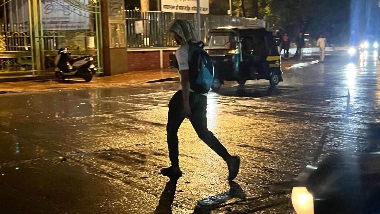 Rain, gusty winds hit parts of Mumbai