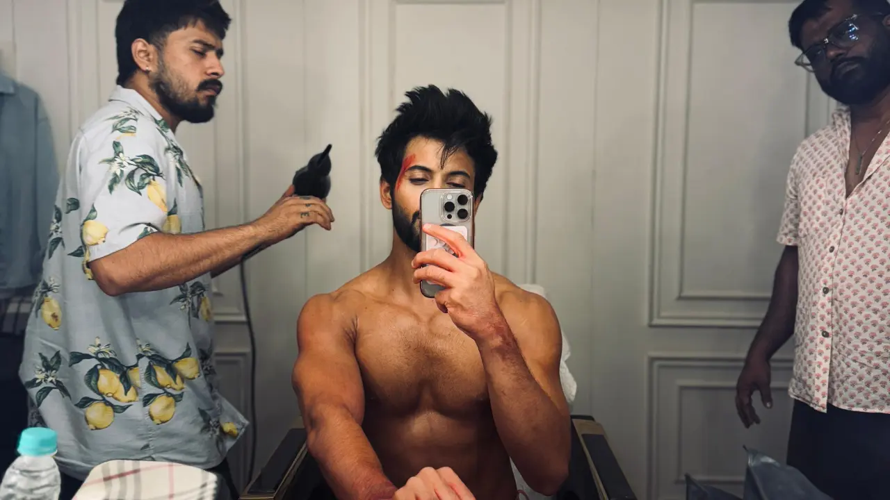 Rohit Saraf stuns with his physical transformation, flaunts bruises muscles