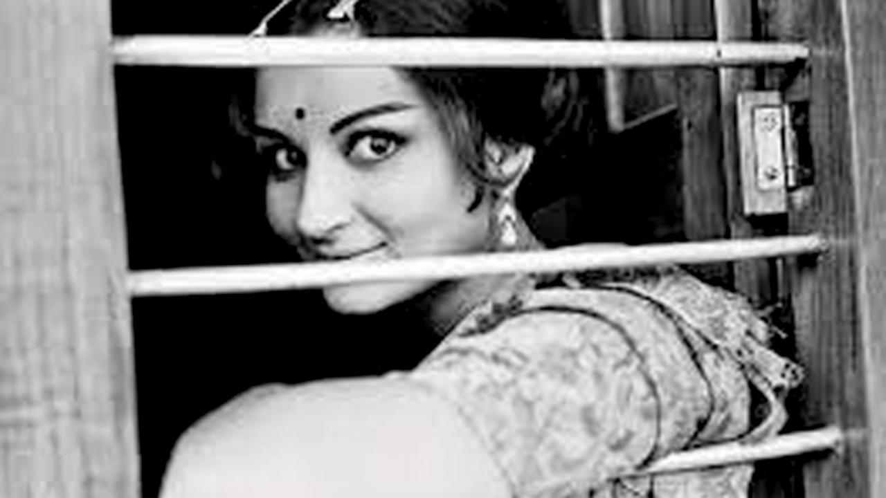 Sharmila Tagore in Aranyer Din Ratri