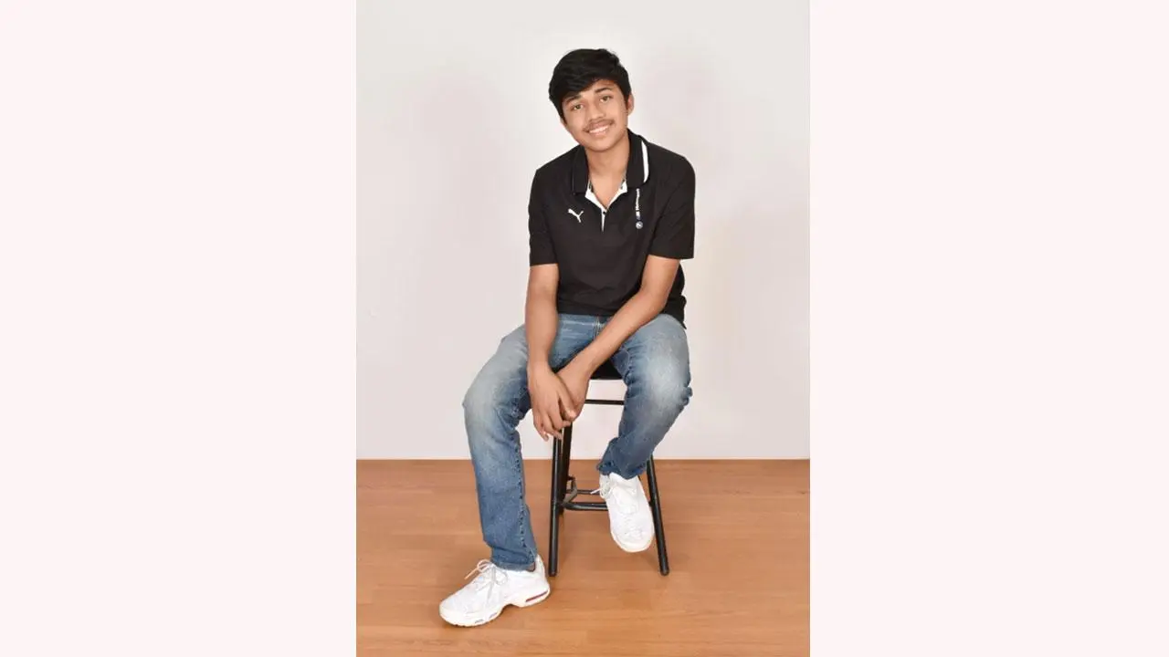 Demystifying the Cosmos: A Young Student’s Mission to Make Physics and Math More Accessible