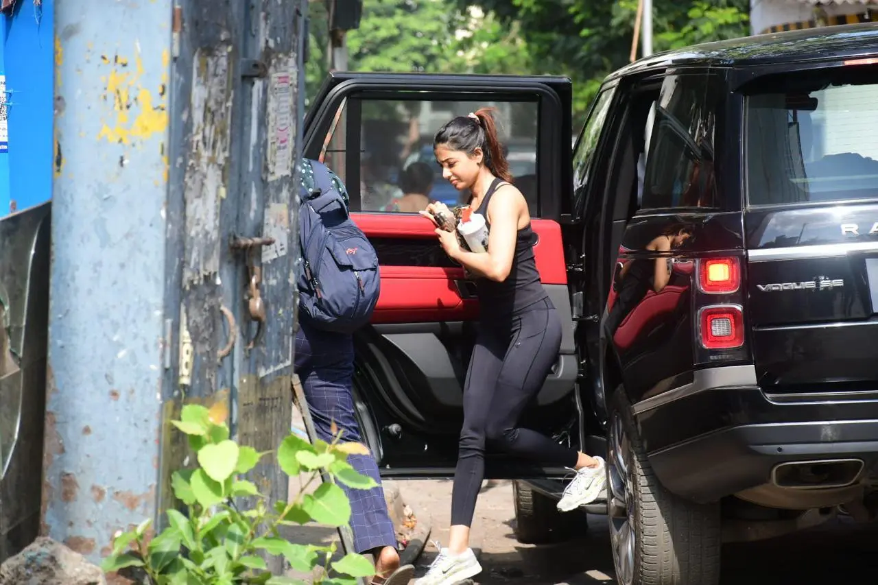 Samantha Ruth Prabhu was seen heading for a gym session in Khar in an all-black outfit