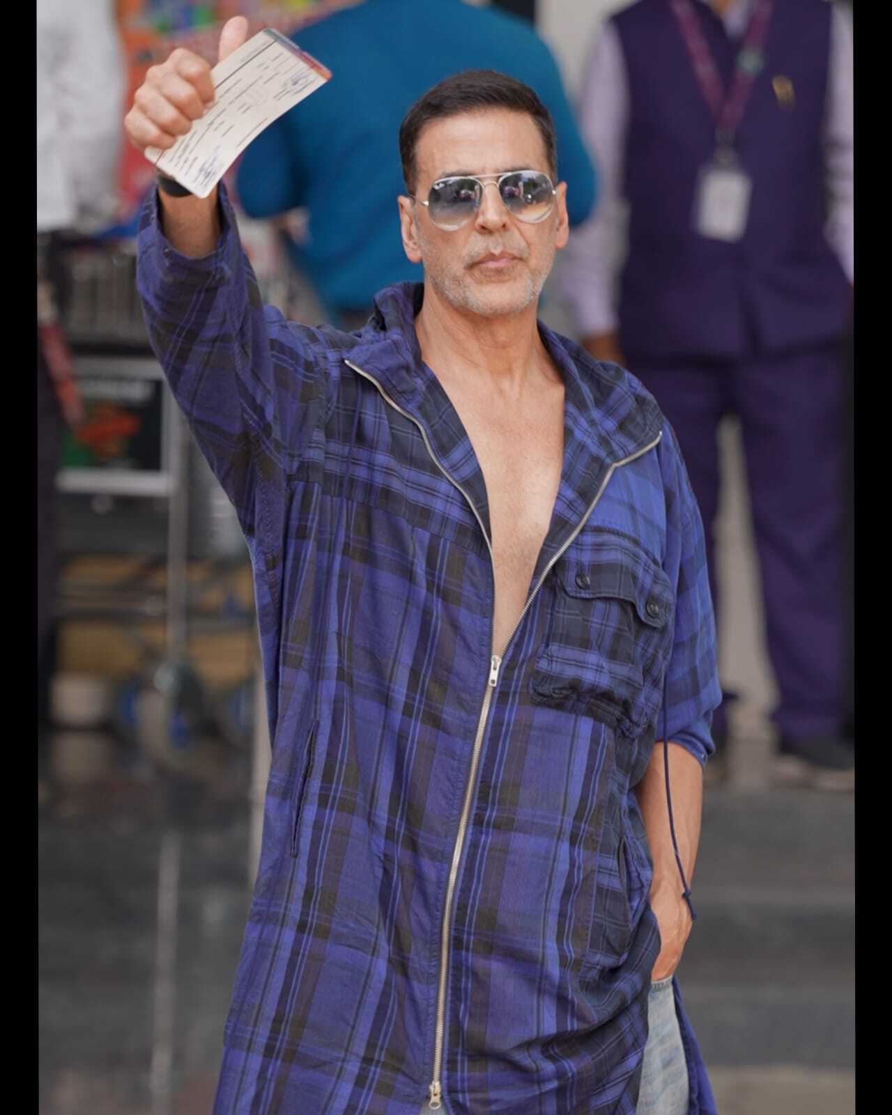 Akshay Kumar looked suave as he took a flight out of the city from the private airport in Kalina