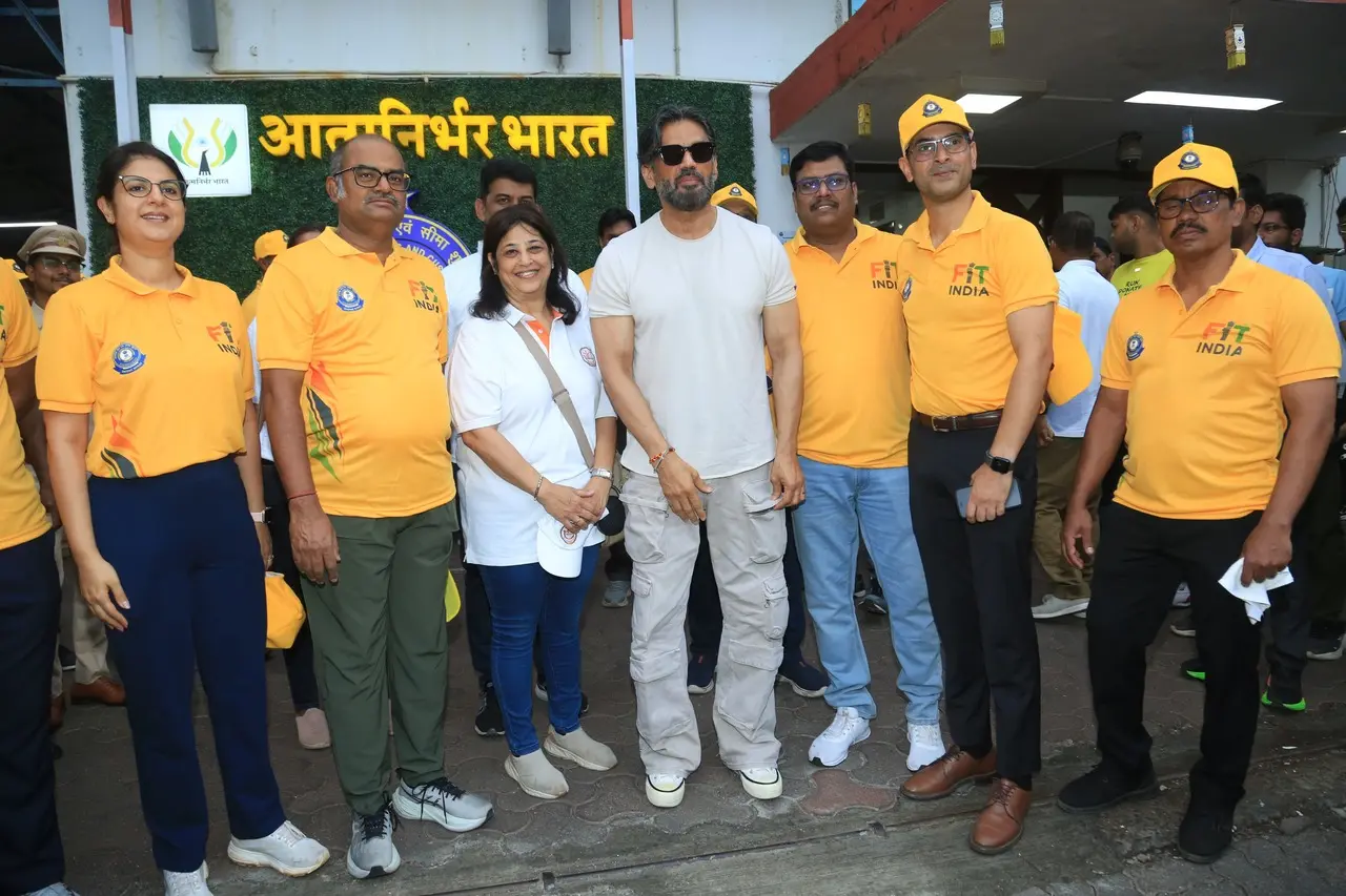 Suniel Shetty was seen interacting with people at a cycle marathon in the city