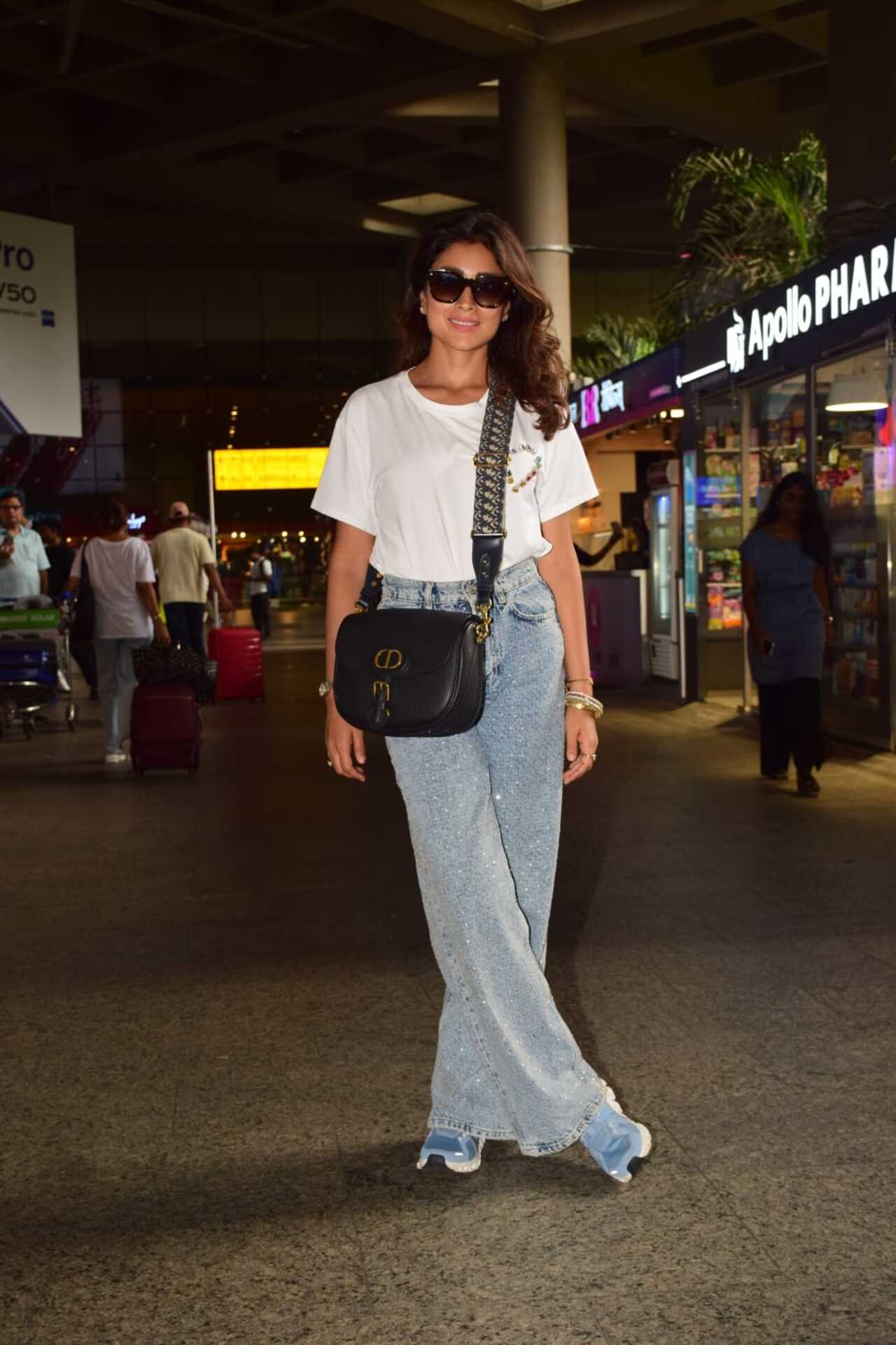 Actress Shriya Saran was all smiles as she got papped at the airport