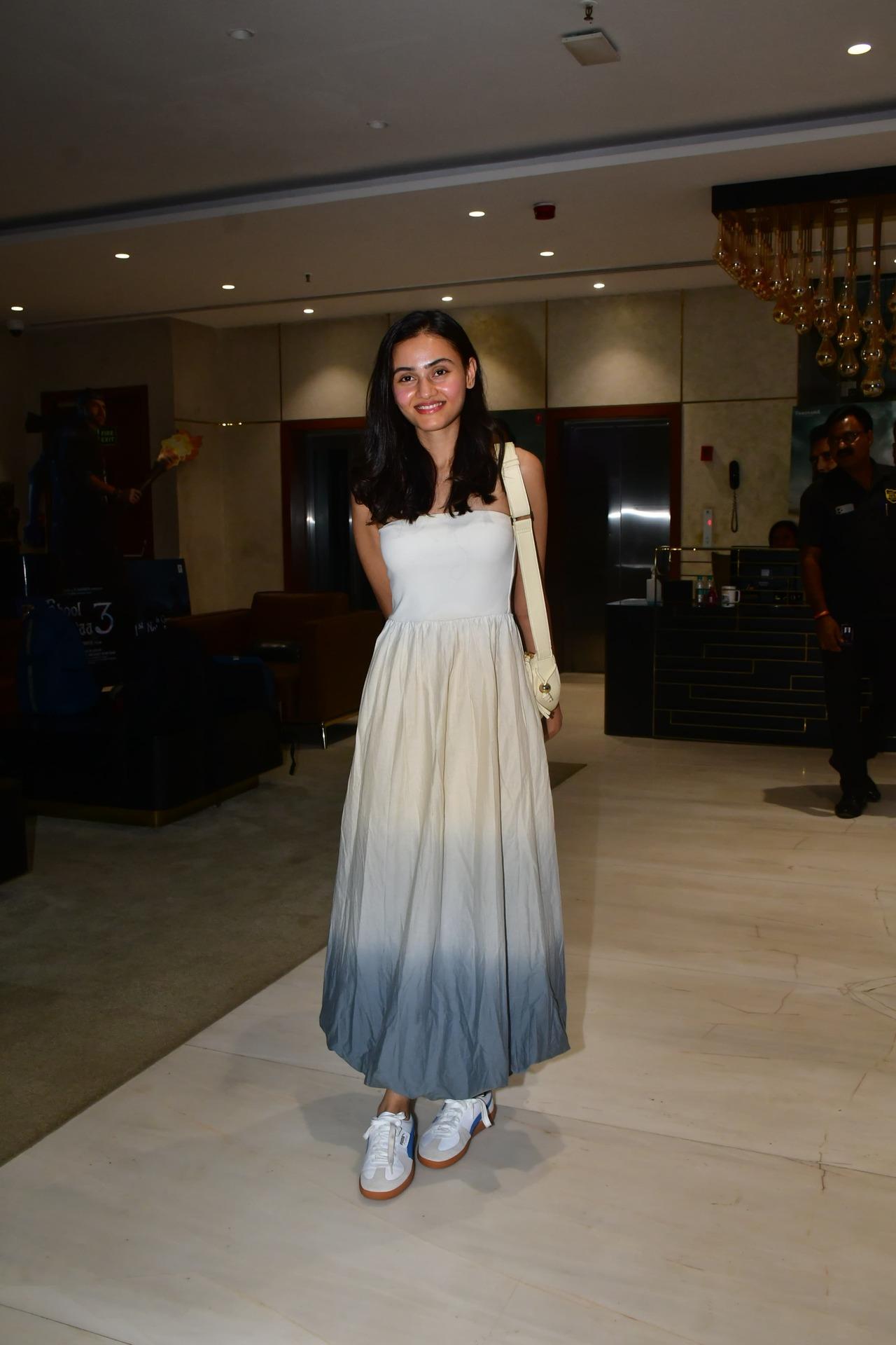 Janki Bodiwala who rose to fame with her stunning performance in Shaitaan was seen in a simple white dress at the T-series office